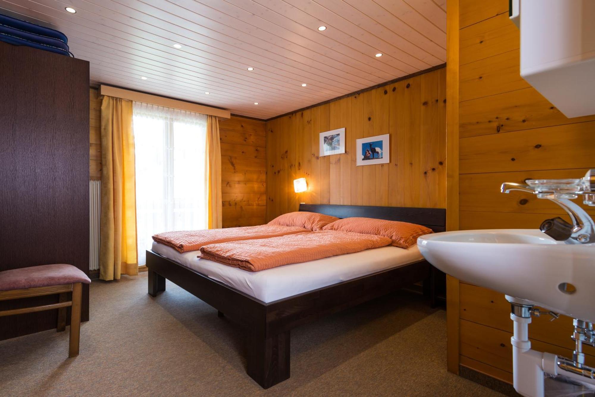 Appartement Haus Belle-Vue à Saas Fee Chambre photo